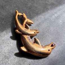 画像8: 英国ヴィンテージブローチ｜親子イルカの絆 (8)