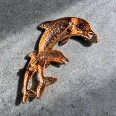 画像9: 英国ヴィンテージブローチ｜親子イルカの絆 (9)
