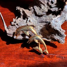 画像4: 英国ヴィンテージブローチ｜親子イルカの絆 (4)