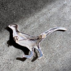 画像8: 英国ヴィンテージブローチ｜春の光をまとった小鳥 (8)