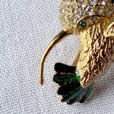 画像8: 小さな勇気を胸に──英国ヴィンテージ ハチドリエナメル＆クリスタルブローチ (8)
