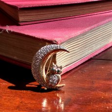 画像5: 英国ヴィンテージブローチ｜刻印BJ フクロウと月のクリスタルブローチ 知恵と幸福を運ぶ守護の鳥 (5)