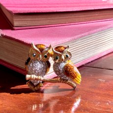 画像4: 英国ヴィンテージ・エナメルブローチ　寄り添う2羽のフクロウ  (4)