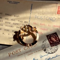 画像25: SARAH COVENTRY サラコベントリー ヴィンテージブローチ 花とパールのリース（1960–70s） (25)