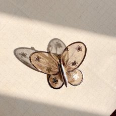 画像3: 英国ヴィンテージブローチ&ネックレス 2WAY｜幸せを運ぶ小さな羽音 蝶モチーフジュエリー (3)