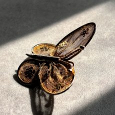 画像5: 英国ヴィンテージブローチ&ネックレス 2WAY｜幸せを運ぶ小さな羽音 蝶モチーフジュエリー (5)