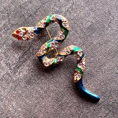 画像6: 英国ヴィンテージ　蒼緑の煌めきを纏うヘビブローチ (6)