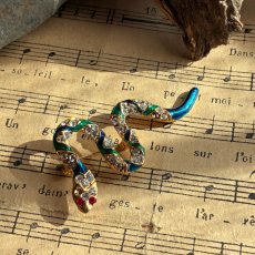 画像3: 英国ヴィンテージ　蒼緑の煌めきを纏うヘビブローチ (3)