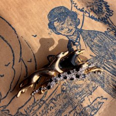 画像3: 英国 ヴィンテージ ブローチ幸運を連れて走る ヴィンテージ三匹犬ブローチ (3)