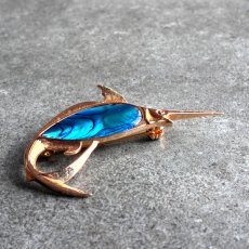 画像6: 英国ヴィンテージ　アバロンが揺らめくかじき魚の幸運ブローチ (6)