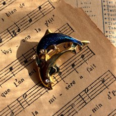 画像5: 英国ヴィンテージ　寄り添う二匹のイルカが運ぶ幸運のきらめき (5)