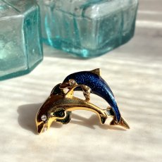 画像2: 英国ヴィンテージ　寄り添う二匹のイルカが運ぶ幸運のきらめき (2)