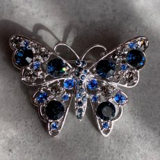 画像7: 英国ヴィンテージブローチ｜透かし羽の蝶　ロイヤルブルーに揺れる幸運の光 (7)