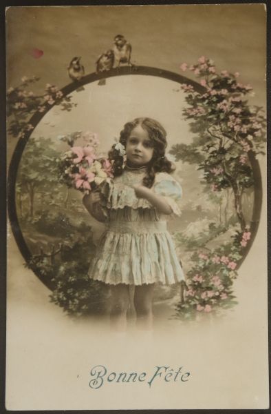 エレンちゃんアンティークポストカード 花籠を持つ少女 - 写真