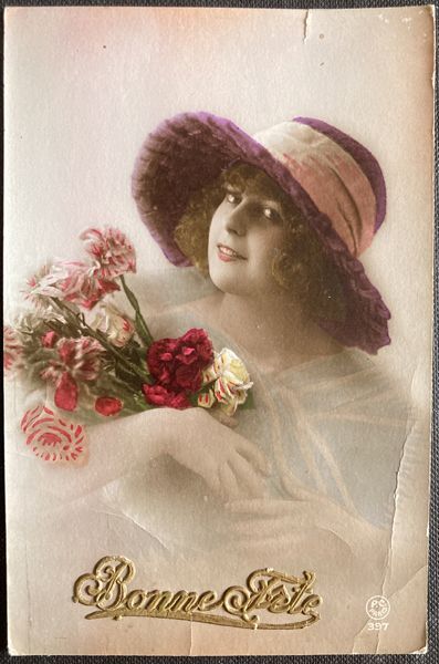フランス アンティークポストカード Bonne Fete ハッピーバースデー 花束を持ち微笑む女性